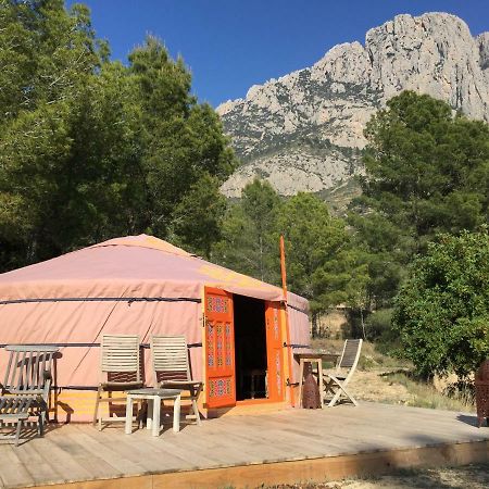 Отель La Yurta Naranja Финестрат Экстерьер фото